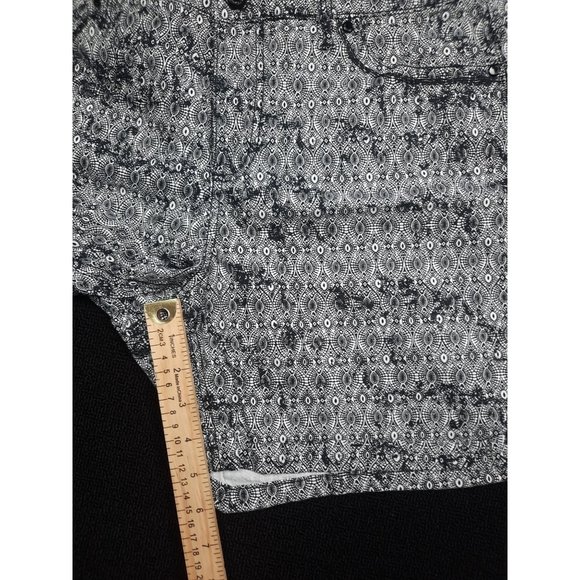 Bandolino Amy Short-Black Stamp Melody-Size 10 - Picture 7 of 7